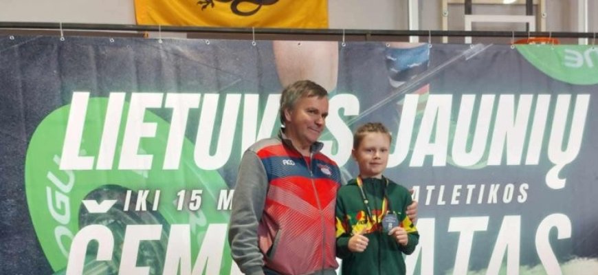 Vienuolikmetis sunkiaatletis K. Kavoliūnas 5 kartus gerino Rokiškio rekordus