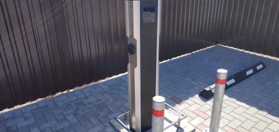 Rokiškis – tarp pirmųjų, patenkančių į elektromobilių įkrovimo infrastruktūros plėtros etapą