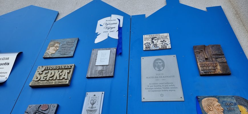 Sekmadienis su teatru: jubiliejinė sukaktis, naujas vardas ir atminimo ženklas pirmajam režisieriui (foto)