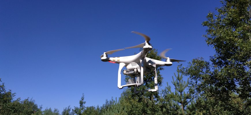 Policija primena taisykles, kurių turėtų laikytis dronų valdytojai
