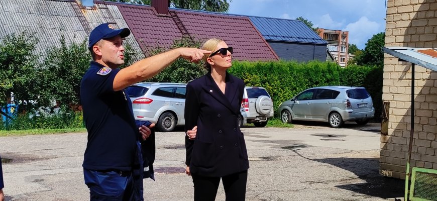 Ministrės A. Bilotaitės vizitas Rokiškyje: apie priedangas, naują ugniagesių būstinę ir bandymą rasti receptą narkotikų prevencijai mokyklose (foto)