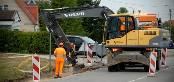 Pradėtas tiesti šaligatvis Juodupės gatvėje (foto+video)