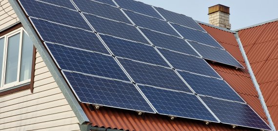 Įsigyjantiems saulės elektrines ir šilumos siurblius – naujas APVA paramos etapas