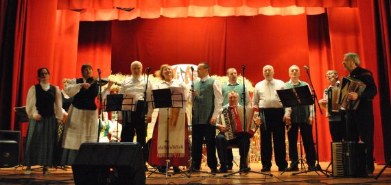 Juodupėje vyko kaimo kapelų šventė-varžytuvės