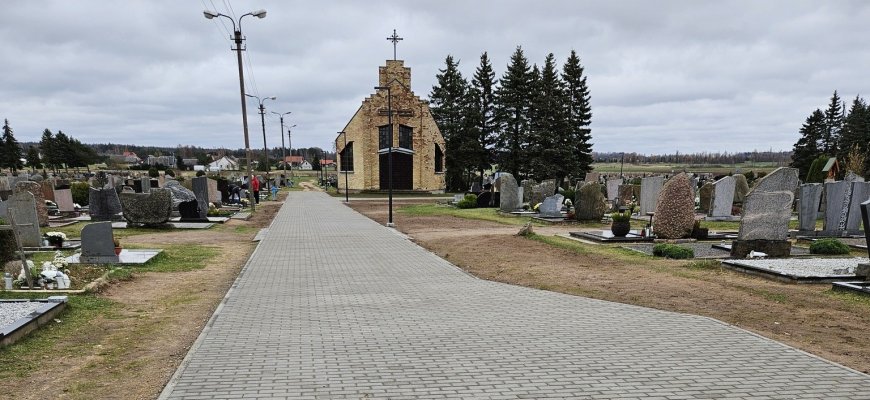 Rokiškio Kalneliškių kapinėse baigti tvarkybos darbai
