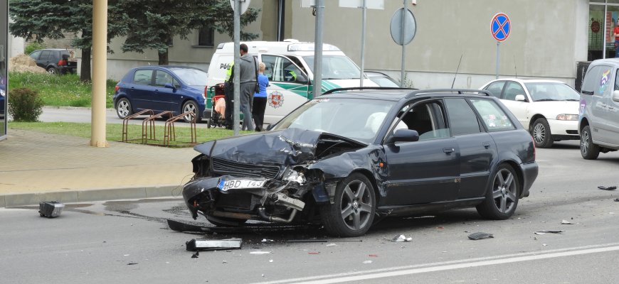 Avarija Respublikos - Aušros gatvių sankryžoje (video+foto)