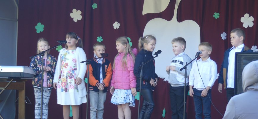 Rytas Obelių gimnazijos kieme (foto)