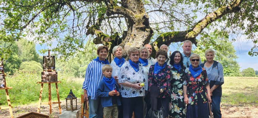 Pagerbė žvalgę: M. Kubiliūtės 125-ųjų gimimo metinių proga atrado senąją sodybvietę (foto)