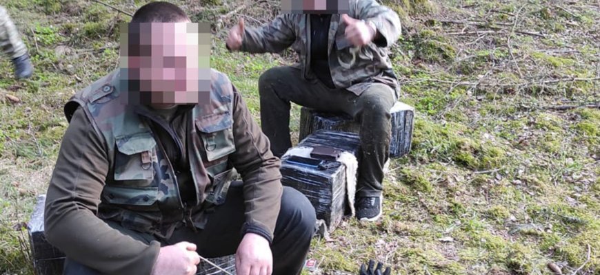 Pasieniečiams Varėnos rajone įkliuvo etatiniai cigarečių nešikai: vienas jų - Rokiškio rajono gyventojas