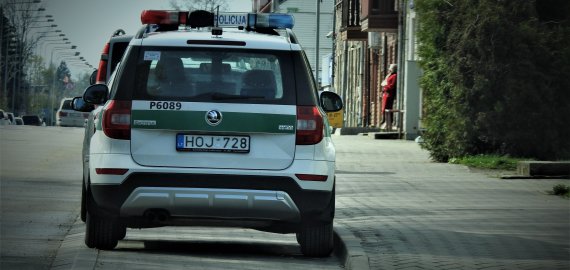 Respublikos gatvėje - muštynės ir neblaivus, peiliu ginkluotas vyras