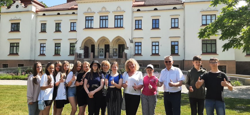 Mokyklos suolus iškeitę į „gyvąsias“ pamokas tūbeliečiai tyrinėjo Rokiškio krašto istoriją