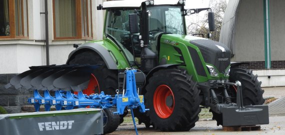 Ne tik automobiliai: traktoriams parengė specialų mokestį