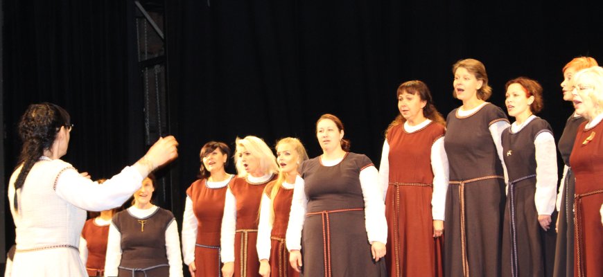 Šiaurės Aukštaitijos moterų chorų festivalis „Tokia esu“: įdomus repertuaras ir sveikinimai „Medeinai“ (foto + video)