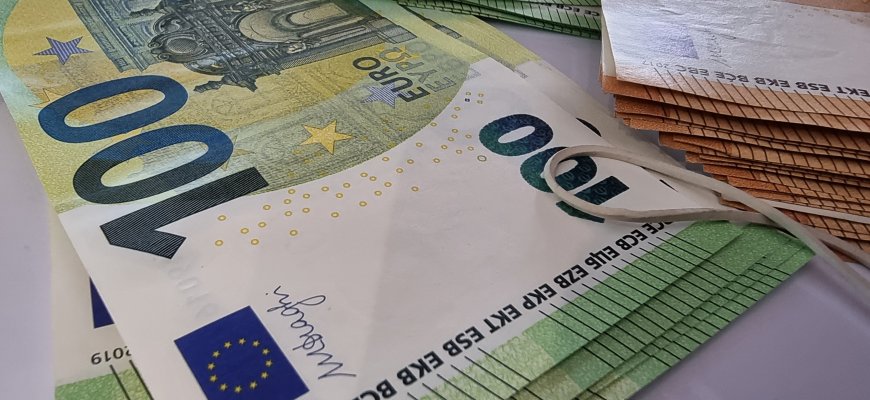 G. Nausėda teikia siūlymus Seimui didinti NPD ir mokėti 100 eurų išmoką