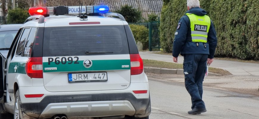 Į Rokiškį pareigūnus vilios pinigine išmoka