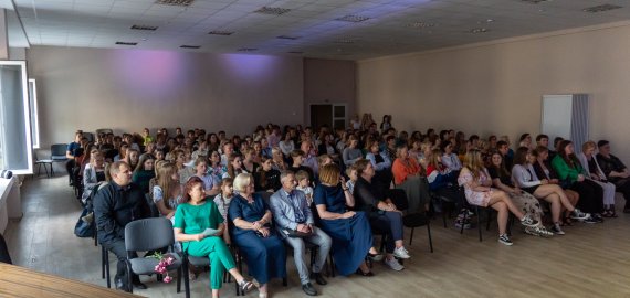 Rokiškio Juozo Tumo-Vaižganto gimnazijos Padėkos diena: šventinė akimirka ir bendruomenės vienybė (foto)