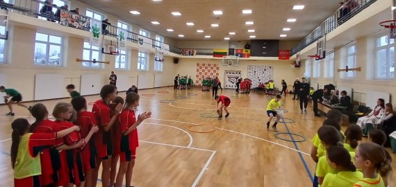 Finišuoja LMŽ sezonas – pradinių klasių kategorijoje geriausiais tapo J. Tumo-Vaižganto progimnazijos komanda