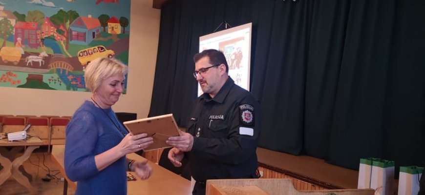 Rajono policijos komisariato viršininko ataskaita: apie mažėjantį nusikalstamumą, gražėjantį komisariatą ir geležinę pareigūnų kantrybę