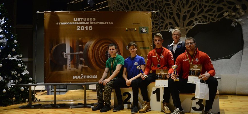 Rokiškėnams - štangos spaudimo čempionato medaliai