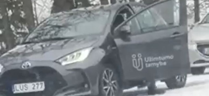 Skaitytojai klausia: kodėl įstaigų darbuotojai apsipirkinėja darbo metu?