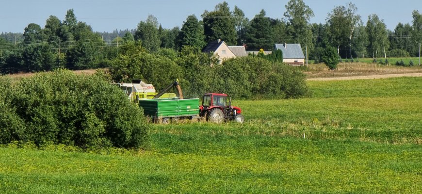 Policijai įkliuvo „įkaušęs“ traktorininkas