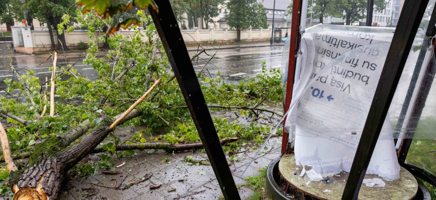 PAGD paaiškino, kodėl gyventojai negavo įspėjamųjų pranešimų dėl audros: katastrofinių reiškinių nebuvo prognozuota