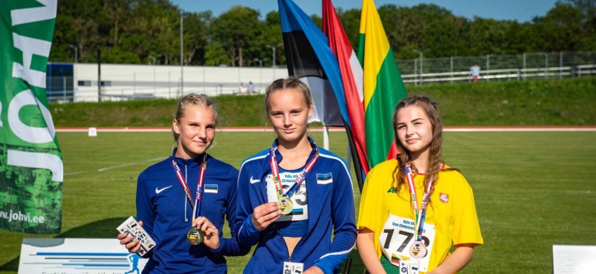 Penkiolikmetė Kamilė Jelenskaja iš Estijos grįžo ne tik su dviem bronzos medaliais, bet ir su daug naujų draugų