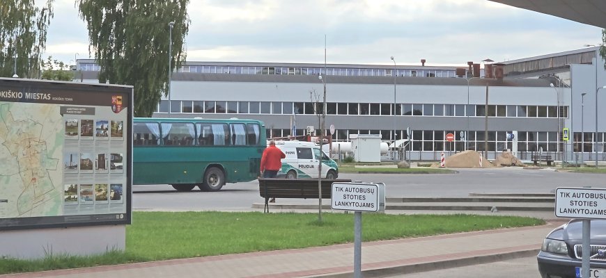 Humoristai pokštauja ir Rokiškyje: autobusų parko personalas gavo žinią, kad užminuota autobusų stotis (video+foto)