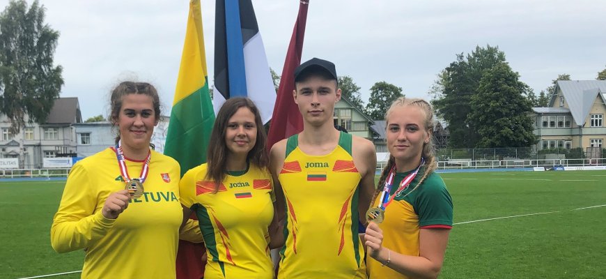 Rokiškietės disko metikės savo kolekciją papildė aukso medaliais