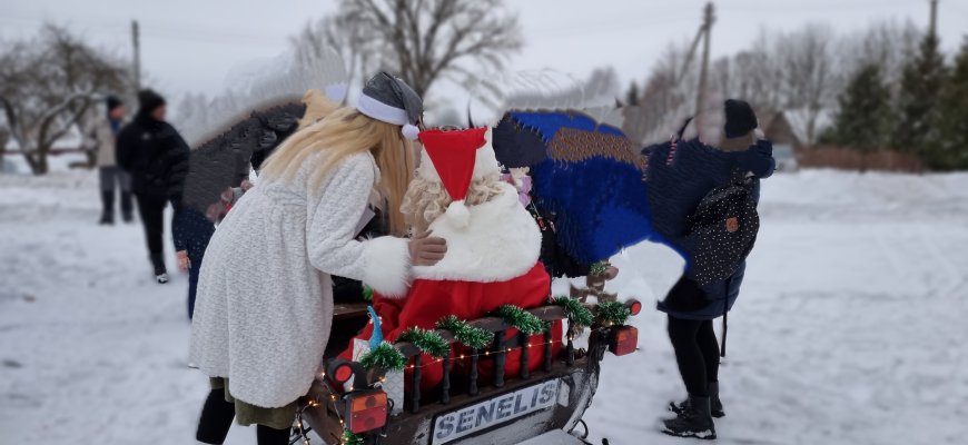 Kalėdų senelis jau siunčia dovanas darželių nelankantiems rajono vaikams