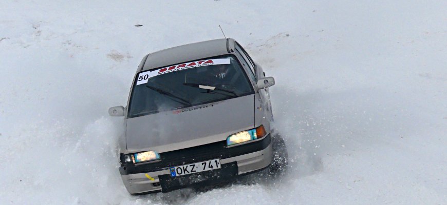 Auto šventėje Bajorų trasoje mokytąsi važiuoti žiemos keliais (foto+video)