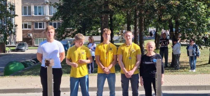 Miesto gimtadienio šventėje pakvietė „paspausti“ štangų