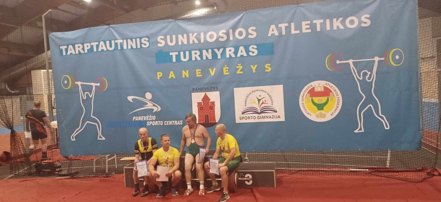 Ruduo prasidėjo auksiniais ir sidabriniais medaliais