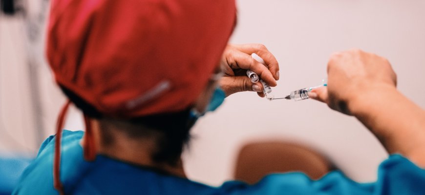 SAM ir profsąjungos pasirašė kolektyvinę sutartį: medikų atlyginimai kitąmet didės maždaug dešimtadaliu