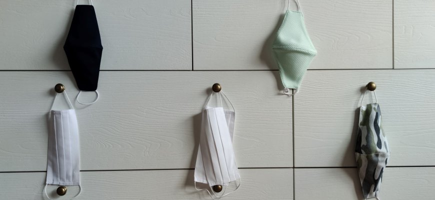 Augant COVID-19 susirgimų skaičiui, į Rokiškio gydymo įstaigas grąžinamos veido kaukės