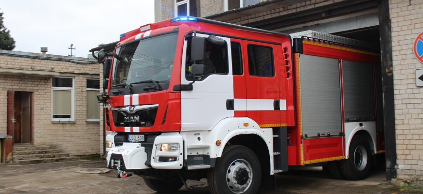Rokiškio ugniagesiams gelbėtojams – naujutėlis modernus automobilis (foto + video)