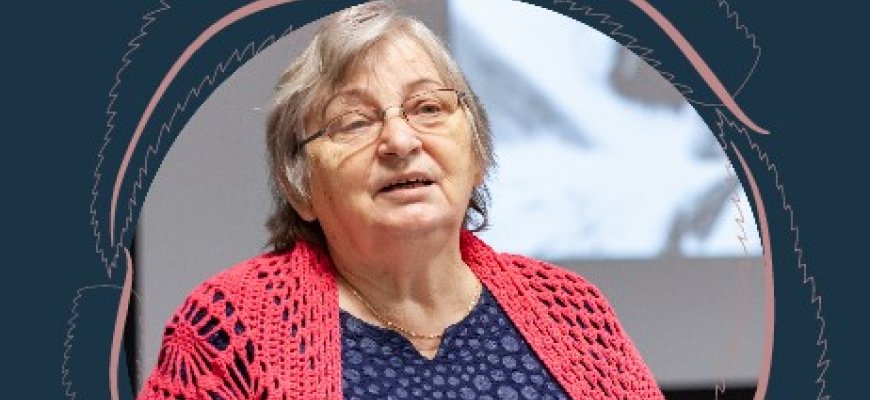 Bibliotekoje - mokytojos, poetės Vidos Papaurėlienės poezijos skaitymai