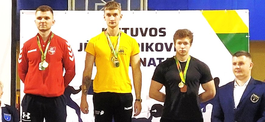 Jėgos trikovės pirmenybėse rokiškėnai pagerino du šalies rekordus