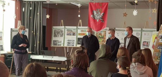 Kamajų Antano Strazdo gimnazijoje - pilietiškumo pamoka  „Mes buvome kartu su tėvyne Lietuva“ (foto)