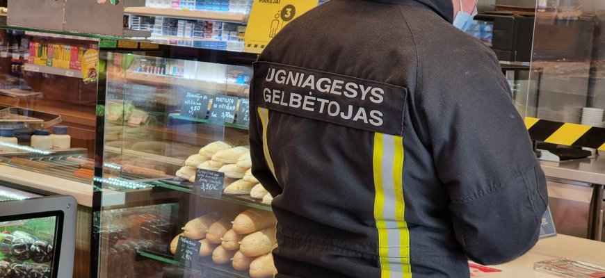 Besimptome COVID-19 forma sergantys gyvybiškai svarbių sričių darbuotojai galės dirbti