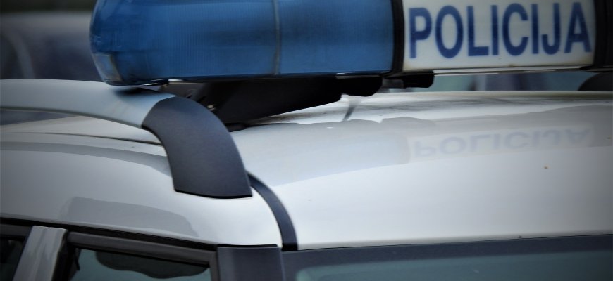 Nei vairuotojo pažymėjimo, nei blaivios galvos