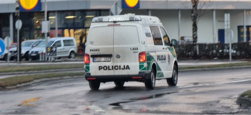 Įleido gelbėtojus