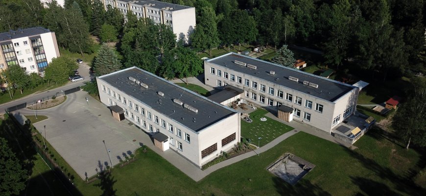 Rokiškio mokykla-darželis „Ąžuoliukas“ atsinaujins: taryba pritarė projektui dėl pastato energinio efektyvumo didinimo