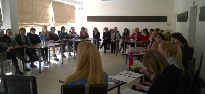 Apie patyčias - apskrito stalo diskusija Rokiškio rajono savivaldybės švietimo centre