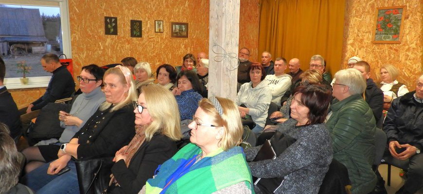 Rokiškio kaimiškosios seniūnijos gyventojai kėlė klausimus dėl kelių priežiūros, eilių pas gydytojus, pastato remonto