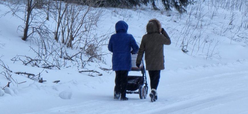 Šeimų lankymo specialistės – ramstis pirmosioms 325 šeimoms, laukiančioms ir auginančioms naujagimius