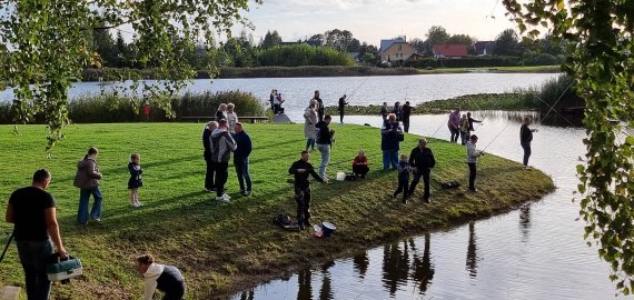 Žaidimai, žvejyba ir kitos pramogos: Velniakalnis vėl buvo pilnas sportuojančių vaikų bei tėvų (foto)
