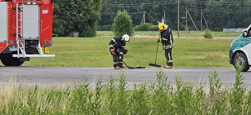 Neblaivus trenkėsi į sunkvežimį