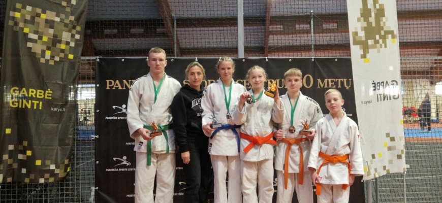 Iš dziudo čempionato grįžo su medaliais