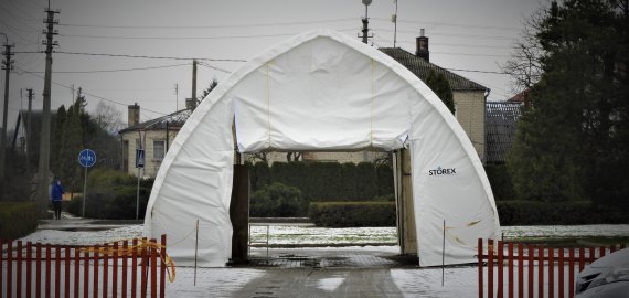 Per parą nustatyta 2360 naujų COVID-19 atvejų, mirė 36 sirgusieji